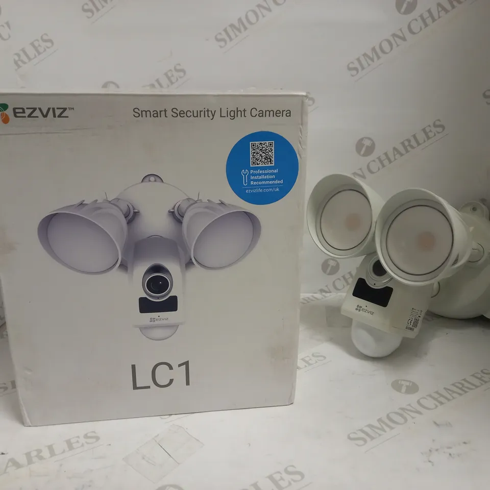 EZVIZ SMART SECURITY LIGHT CAMERA
