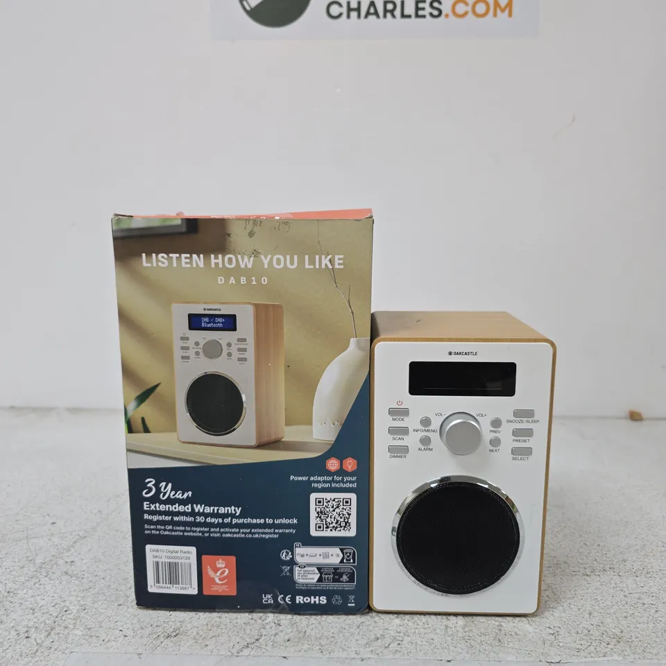 OAKCASTLE DAB10 PORTABLE DAB RADIO – WOOD EFFECT FINISH