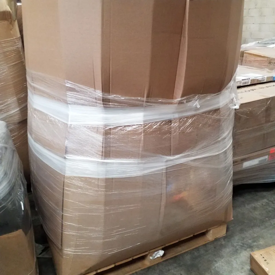 PALLET CONTAINING ASSORTED GARDEN HOSES & INFLATABLES 
