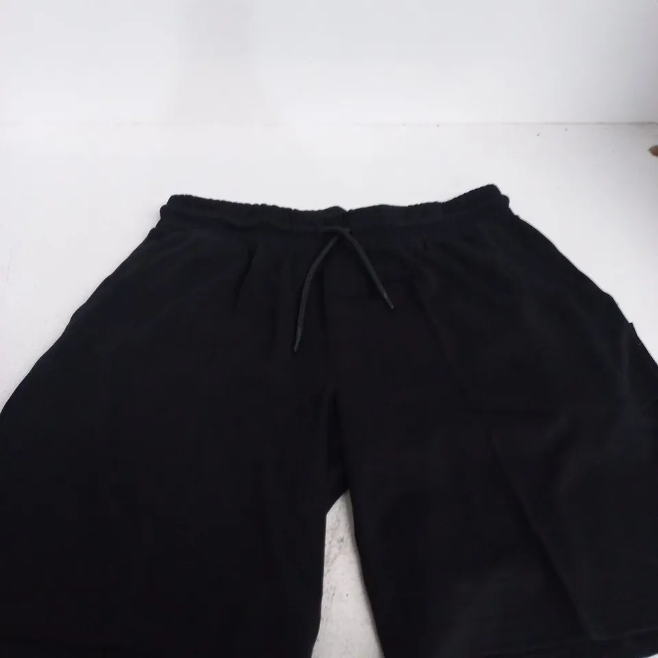 AQUASCUTUM LONDON SHORTS – BLACK, LARGE (SN99)