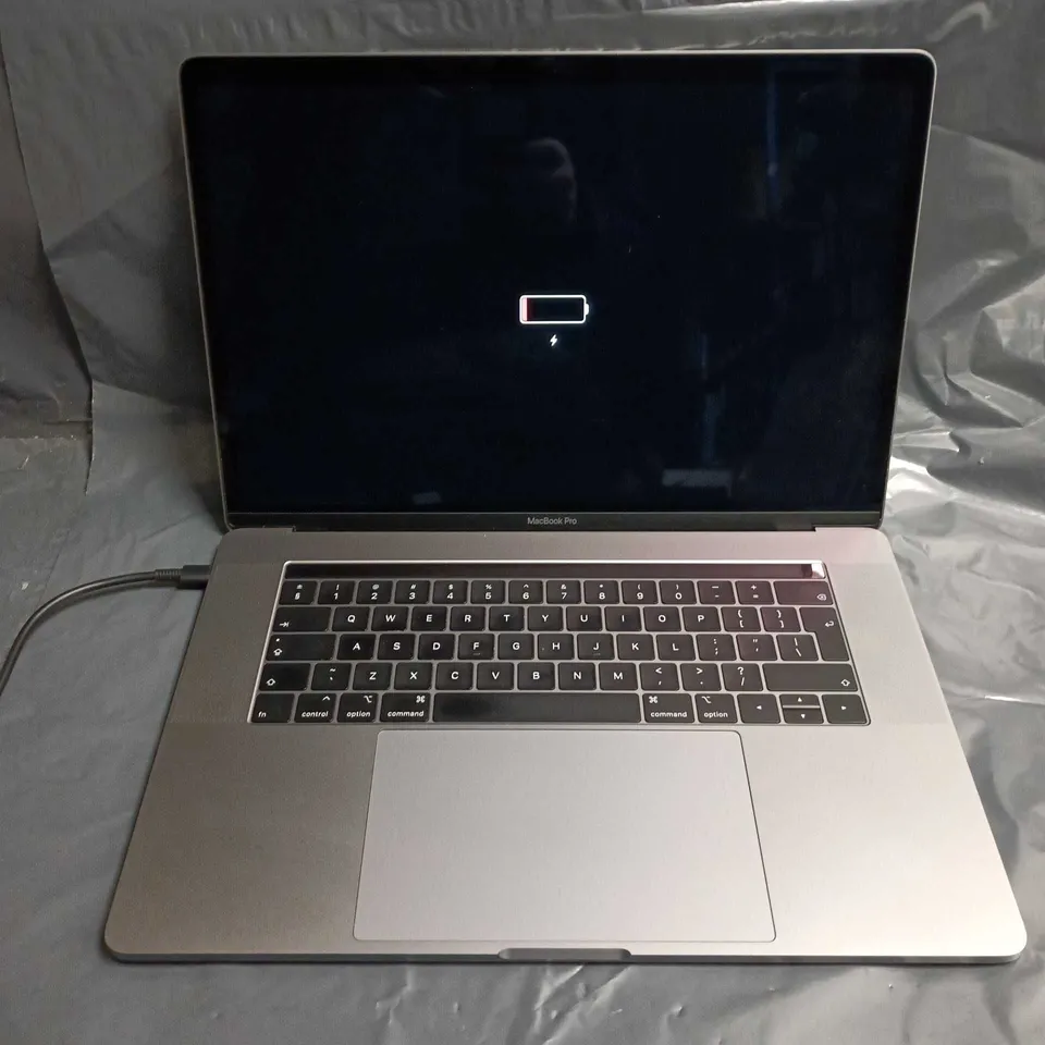 UNBOXED APPLE MACBOOK PRO 13-INCH LAPTOP IN SILVER - A1990