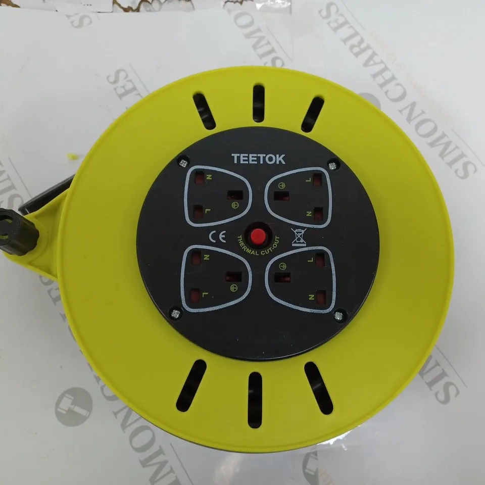 TEETOK 4 SOCKET ROLL-UP EXTENSION CABLE