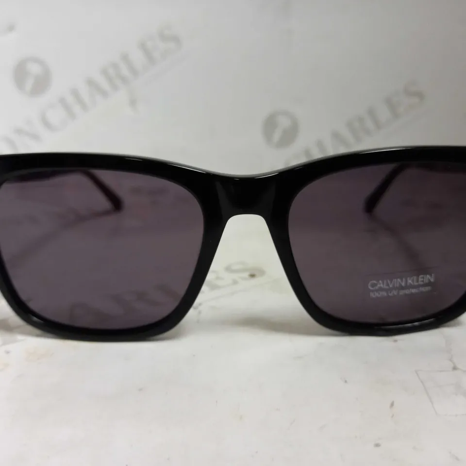 CALVIN KLEIN STYLE SUNGLASSES