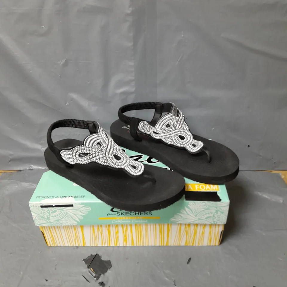 CALI FROM SKECHERS PEARL THONG SANDALS - BLACK - SIZE 5