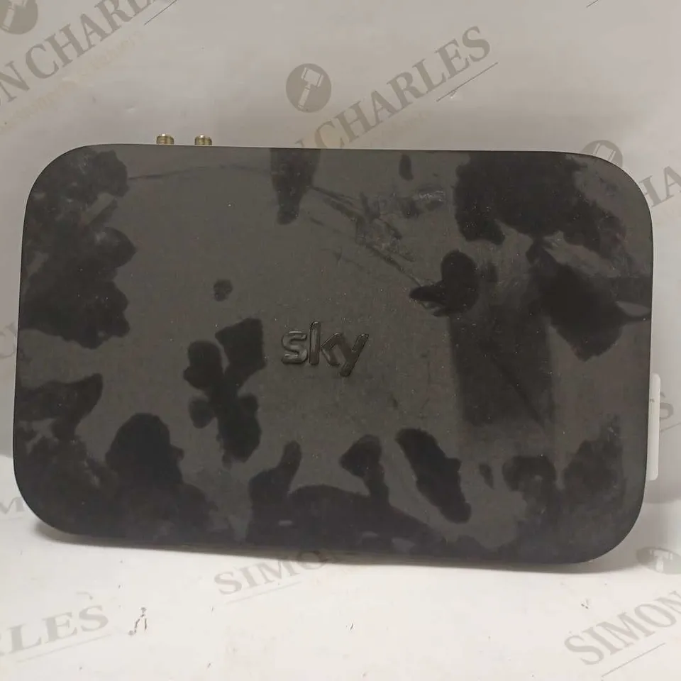 SKY Q BOX ES340D8