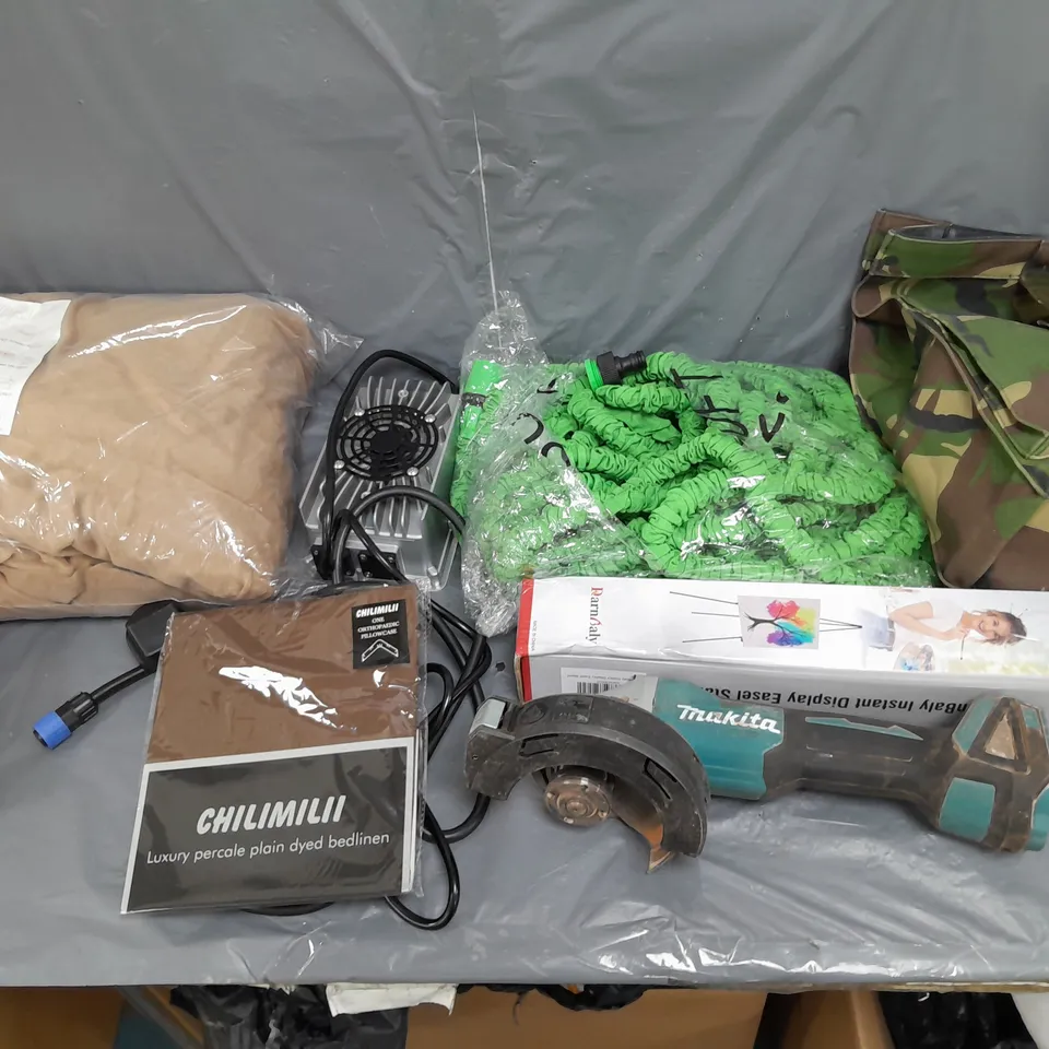 BOX OF APPROXIMATELY 15 ASSORTED HOUSEHOLD ITEMS TO INCLUDE ECOSTAT COMFORT, DUVET SET, AND BRITA P3000 FILTER CARTRIDGE ETC. 