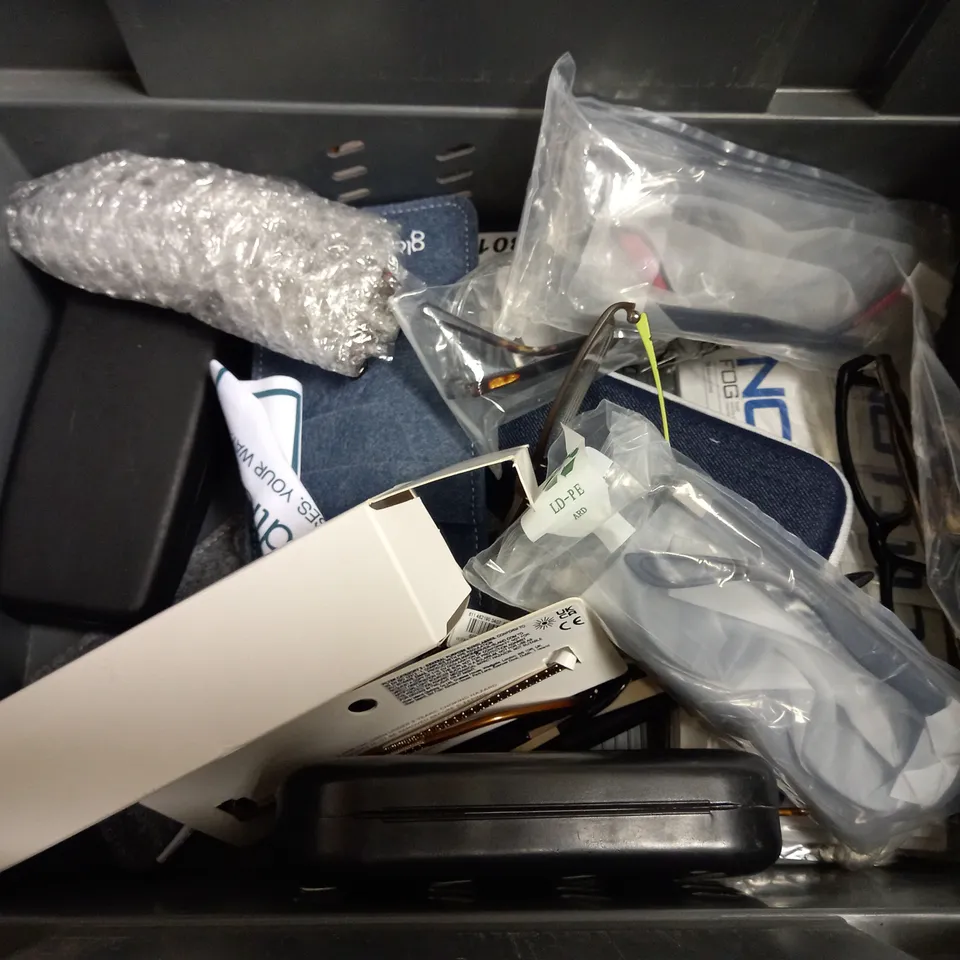 BOX OF APPROX 10 ITEMS INCLUDING ASSORTED PRESCRIPTION GLASSES AND SUNGLASSES IN VARIOUS STYLES AND SIZES