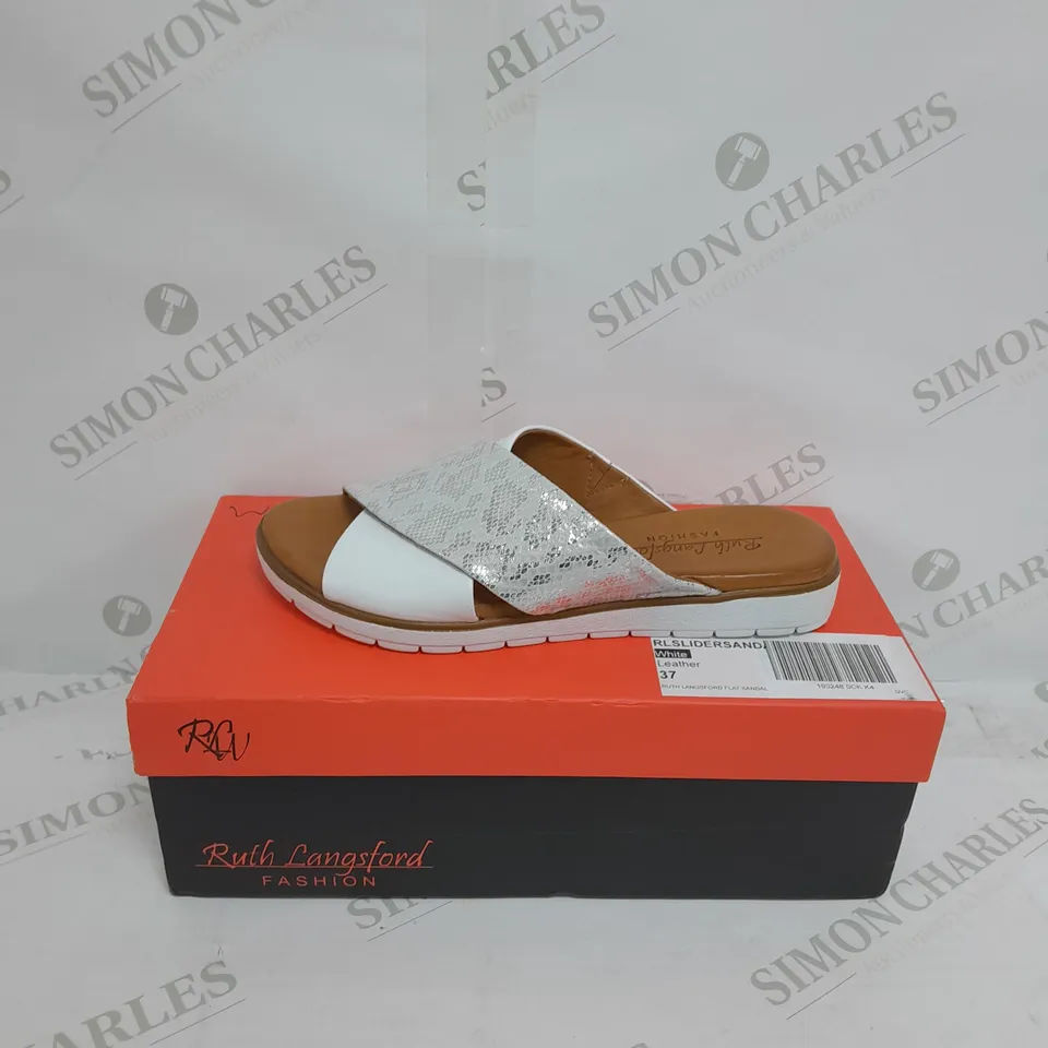 BOXED PAIR OF RUTH LANGSFORD LEATHER SANDALS IN WHITE SIZE 4