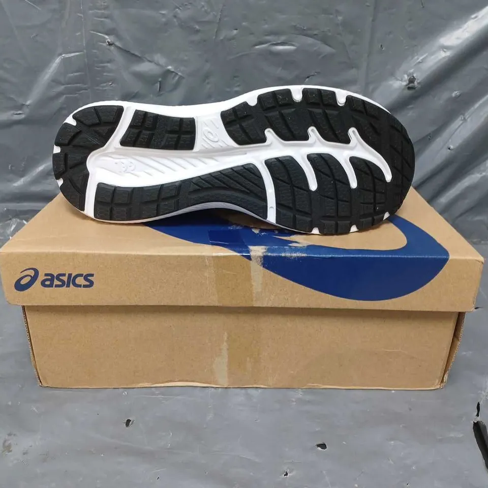 ASICS LADIES GEL-CONTEND 8 TRAINERS BLACK/WHITE SIZE 6