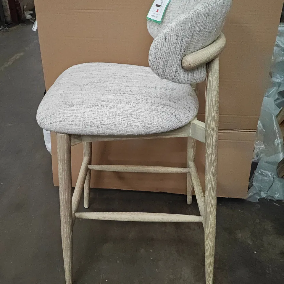 TEXTURED OFF WHITE HIGH DINING CHAIR ON WOODEN BASE