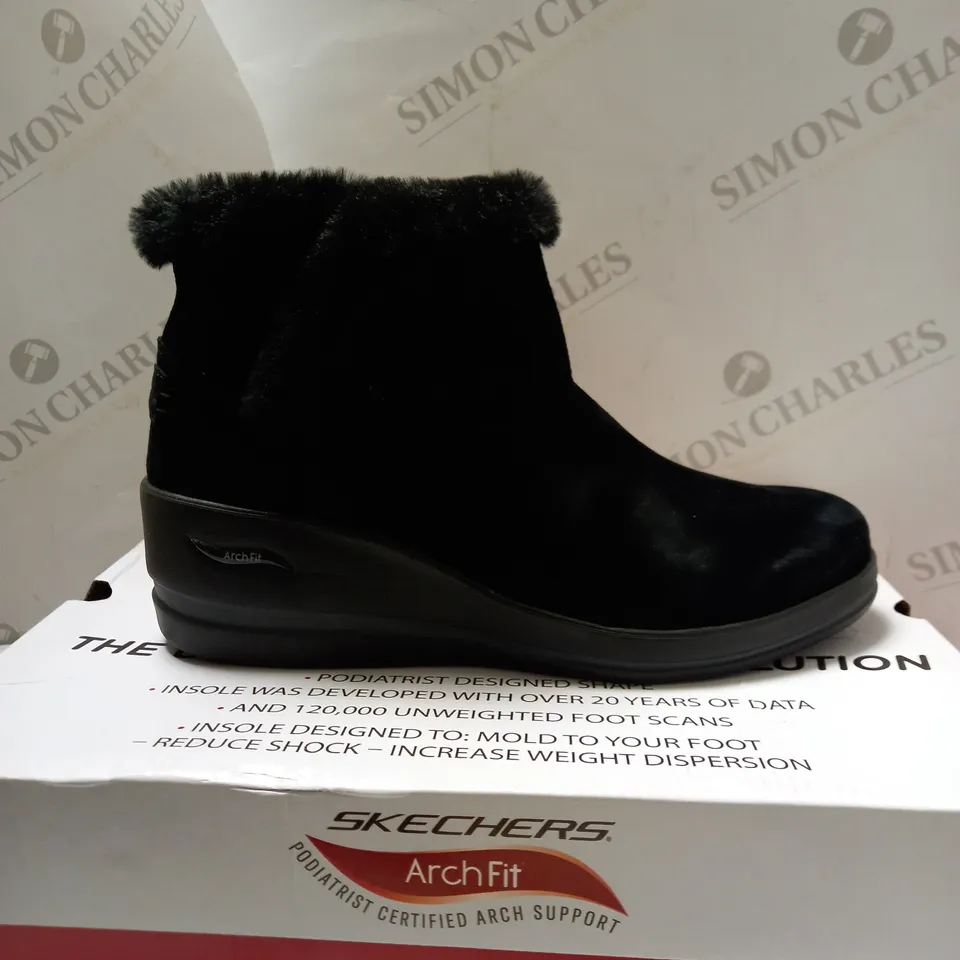 SKECHERS BLACK WEDGE BOOTS - SIZE 7