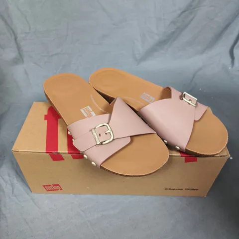 FITFLOP IQUSHION ADJUSTABLE BUCKLE LEATHER SLIDES – BEIGE BUFF, UK 6