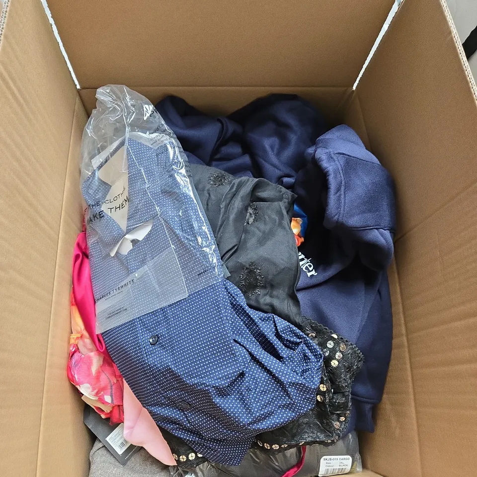 LARGE BOX OF ASSORTED CLOTHING ITEMS IN VARIOUS SIZES, STYLES AND COLOUR 