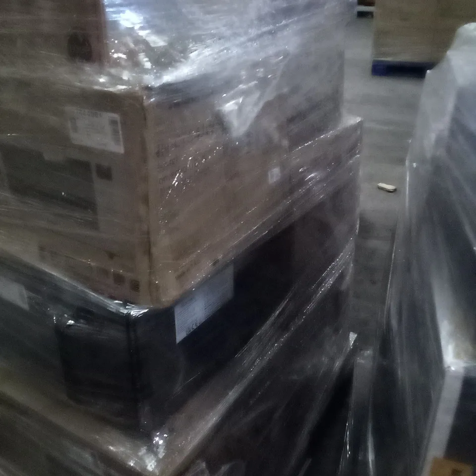 PALLET OF APPROXIMATELY 15 ASSORTED ELECTRICAL ITEMS TO INCLUDE AIR FRYERS AND MICROWAVES 