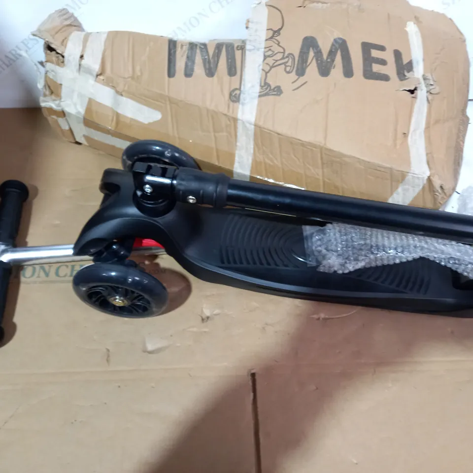 BOXED DESIGNER BLACK SCOOTER