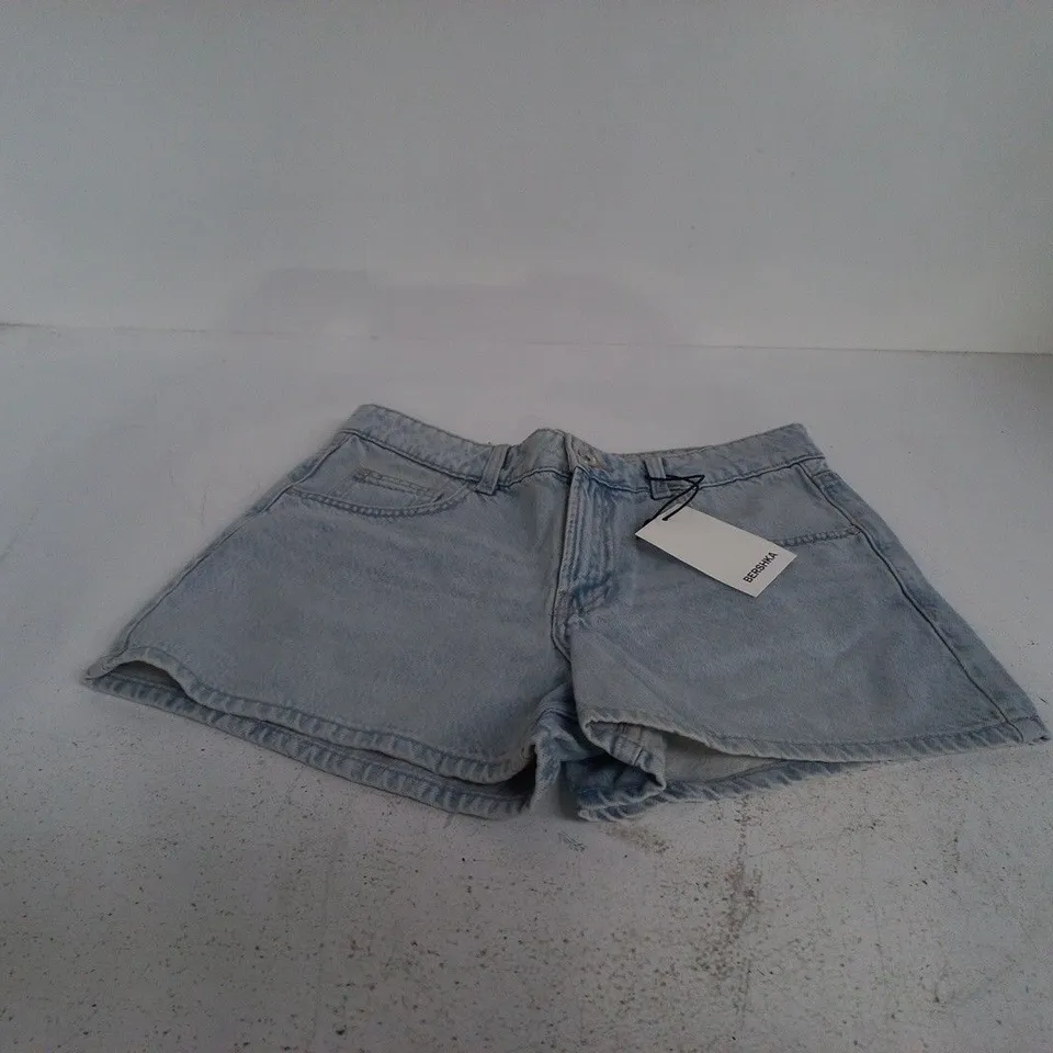BERSHKA WOMEN'S LIGHT-WASH DENIM SHORTS – UK 10 (EU 38)