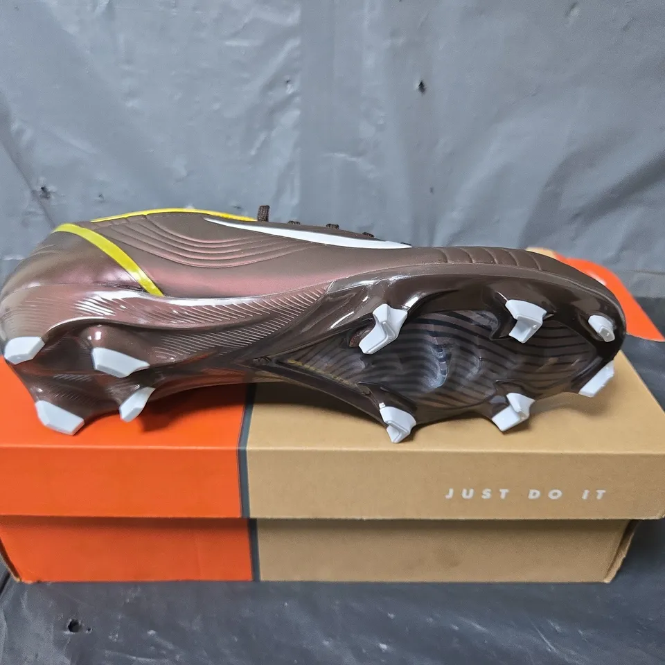 BOXED PAIR OF NIKE MECURIAL VAPOR RGN BOOTS IN CHOCOLATE BROWN/YELLOW - UK 8.5