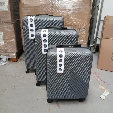 THREE-PIECE MODERN BLACK LUGGAGE SET WITH 4 SPINNER WHEELS & COMBINATION LOCKS (3 SIZES) - GREY