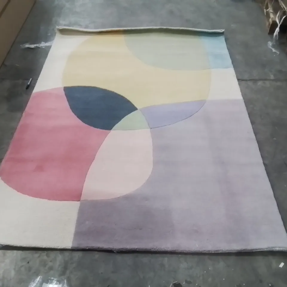 QUALITY DESIGNER AREA RUG - APPROXIMATELY 230X160CM