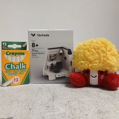 APPROXIMATELY 10 ASSORTED TOYS AND GAMES TO INCLUDE CHALK, VERKADA BUILDING KIT, ETC