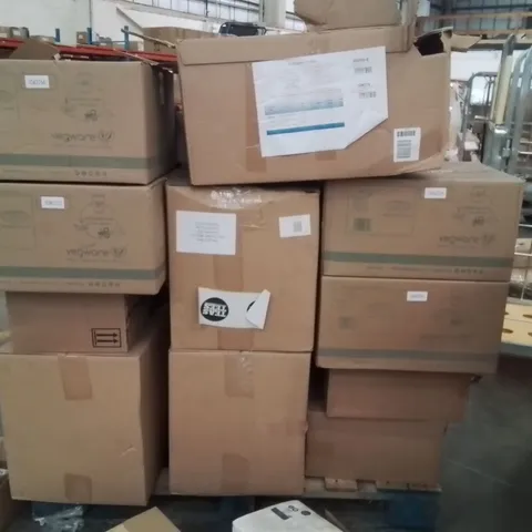 PALLET OF CATERING SUPPLIES TO INCLUDE;GLASSES,PLASTIC CUP LIDS,SPOONS,TRAYS,SUGAR BOWLS,PAPER CUPS