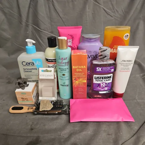 APPROXIMATELY 20 ASSORTED HEALTH & BEAUTY PRODUCTS TO INCLUDE - SHISEIDO CLARIFYING CLEANSING FOAM - CERAVE SMOOTHING CLEANSER - LISTERINE MOUTHWASH - ETC