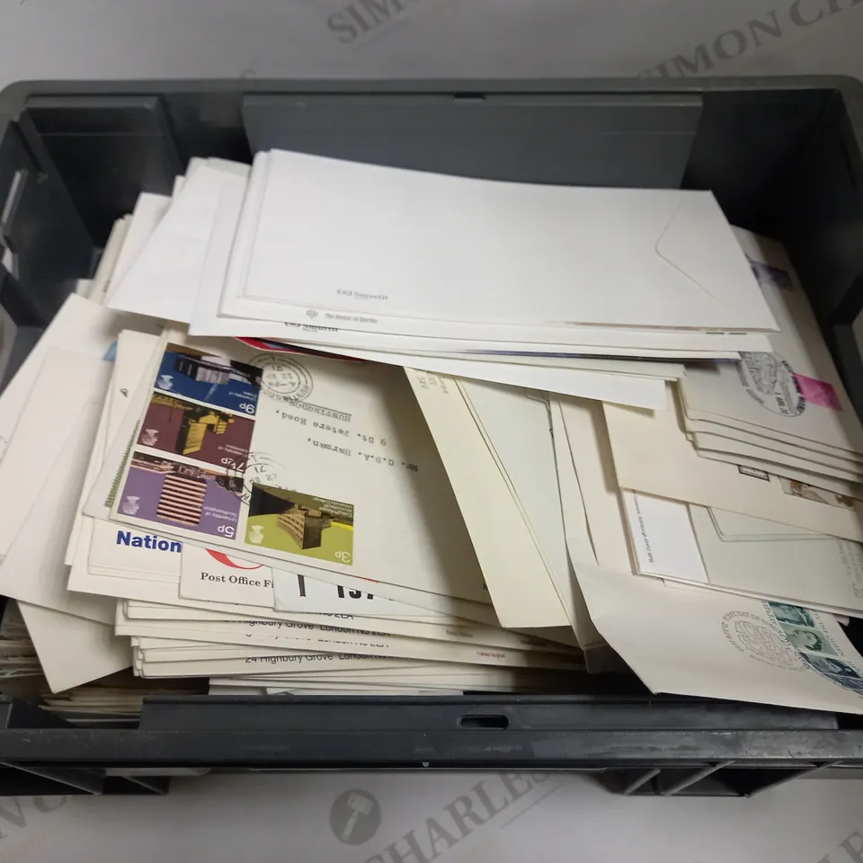 BOX OF APPROX 50 ASSORTED COLLECTABLE STAMPS IN VARIOUS CONDITIONS