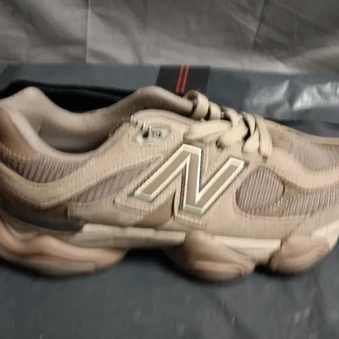 UNBOXED PAIR OF NEW BALANCE SNEAKERS – UK SIZE 6.5