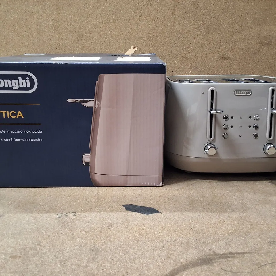 BOXED DE'LONGHI CTY4003.BG 4 SLICE TOASTER 