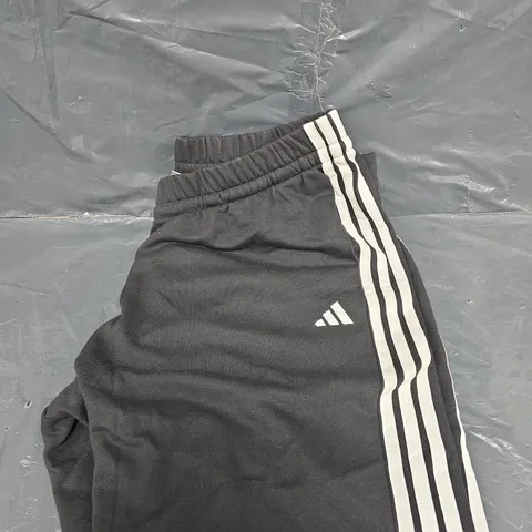 ADIDAS LOGO CUFFED JOGGERS - SIZE 4XL