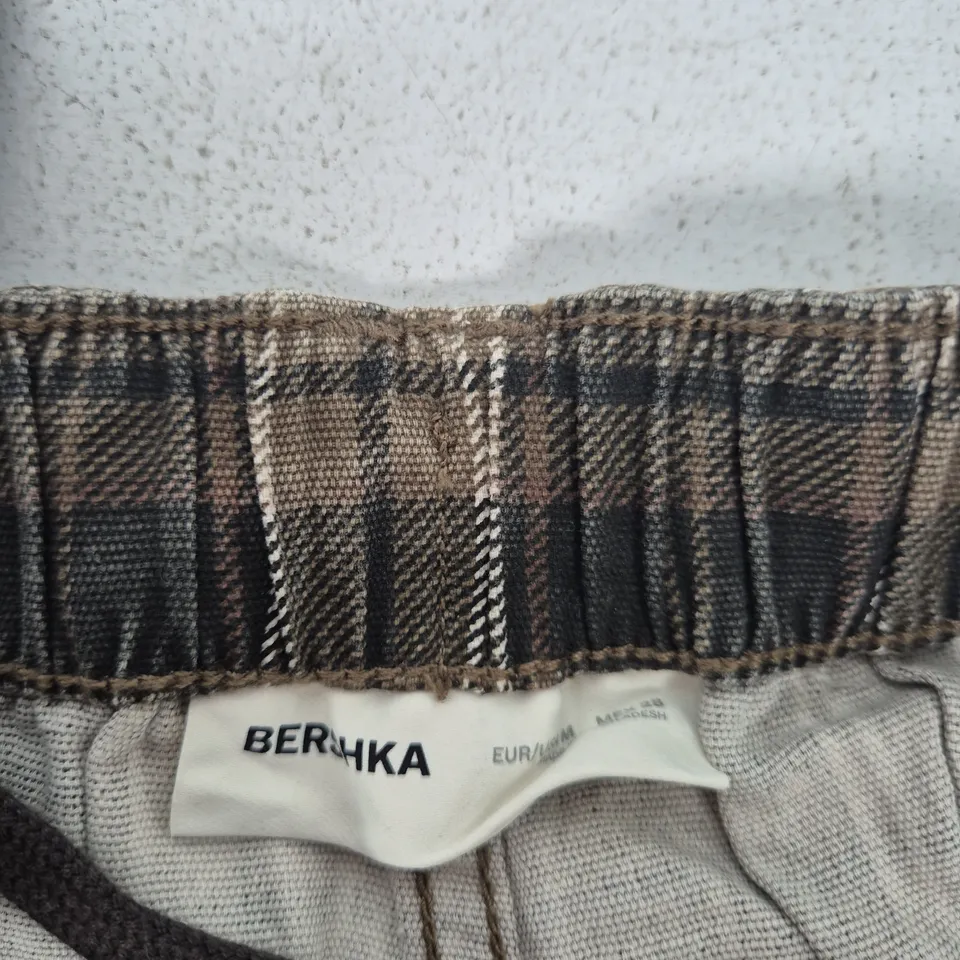 BERKSHA PLAID CARGO TROUSERS – UK 28 (EU 28 / US 28) – MADE IN BANGLADESH 