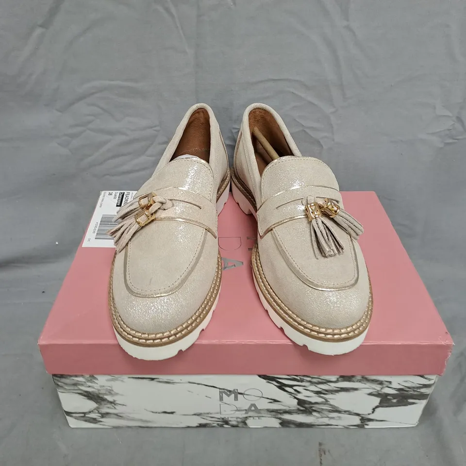 FEADRINA CHAMPAGNE SUEDE CLEATED TASSEL LOAFERS - SIZE 38