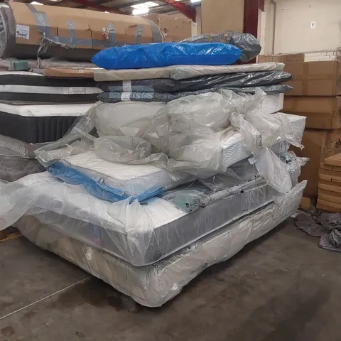 PALLET CONTAINING APPROXIMATELY 6x ASSORTED MATTRESS, HEADBOARDS AND BED PARTS