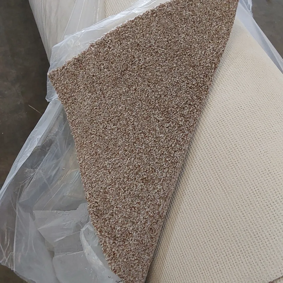 ROLL OF QUALITY DARTMOOR TWIST SB CARPET // SIZE: APPROX. 4 X 28.93m