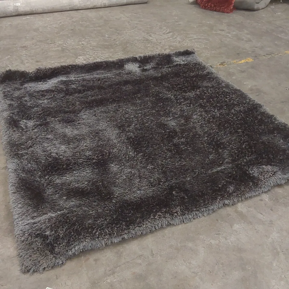 QUALITY DESIGNER AREA RUG - APPROXIMATELY 200 x 200cm