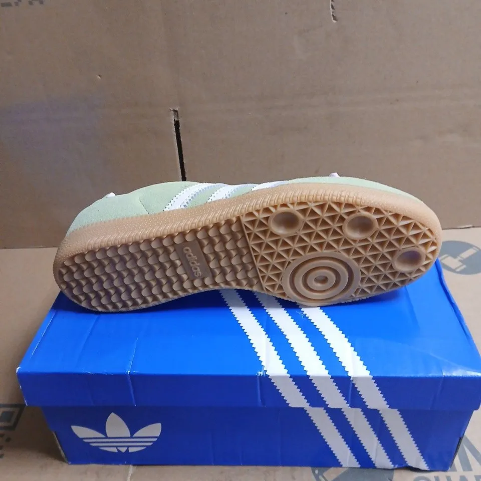 ADIDAS GREEN SUEDE TRAINERS – BOXED SIZE 5