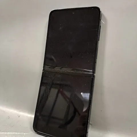 SAMSUNG GALAXY FLIP