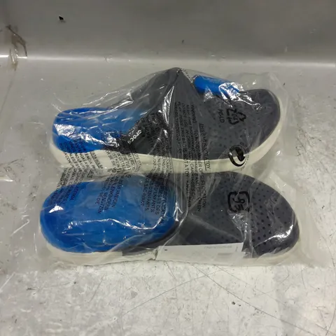 BAGGED PAIR OF CROCS LITERIDE CLOG ROOMY FIT UK M9/W10 