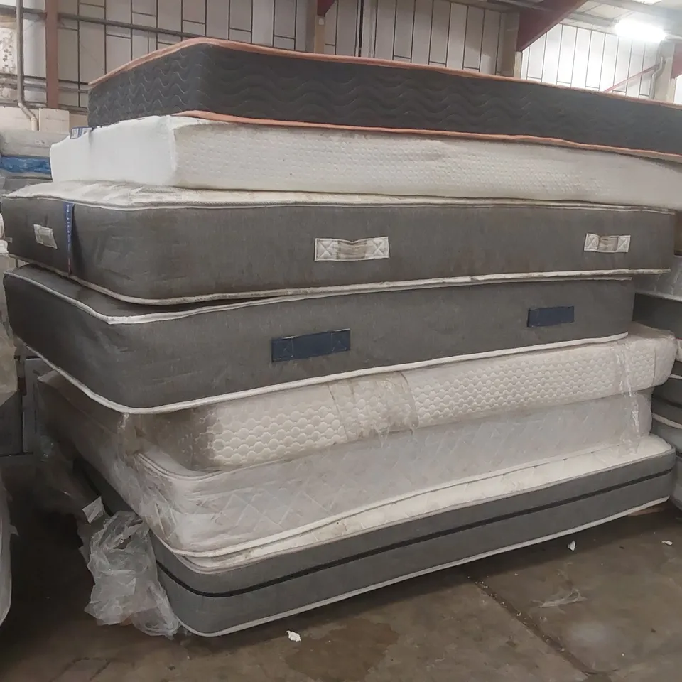 PALLET CONTAINING APPROXIMATELY 7x ASSORTED MATTRESSES 