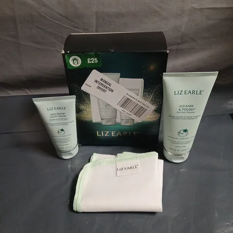 LIZ EARLE HYDRATE SKINCARE GIFT SET WITH CLOTH β BOXED