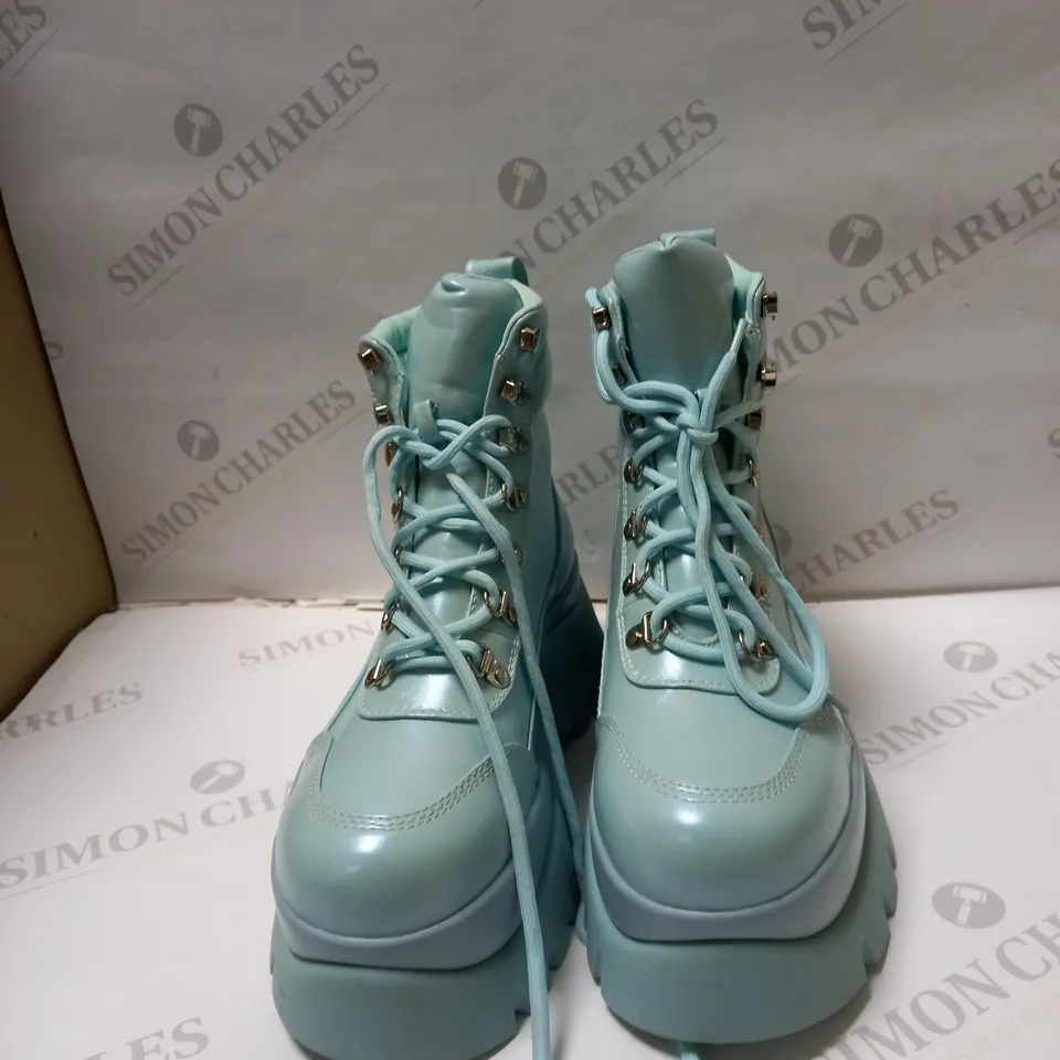 DESIGNER KOI VEGAN GOOEY BABY BLUE PLATFORM BOOTS SIZE 7