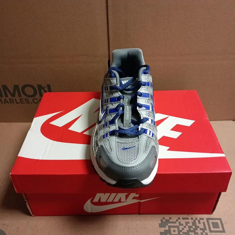 BOXED PAIR OF NIKE P-6000 YOUTHS TRAINERS IN WOLF GREY - Y4.5