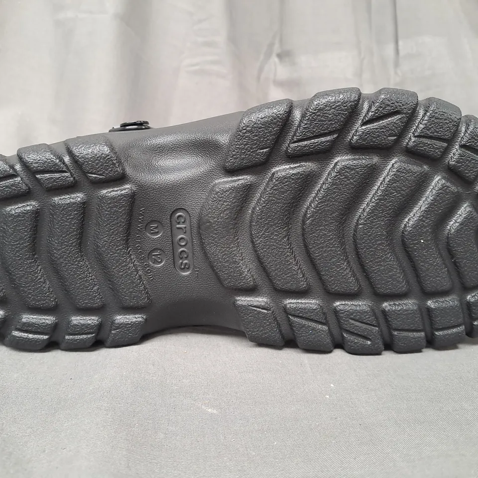 PAIR OF CROCS OFFROAD SPORT CLOGS IN BLACK UK SIZE M11/W12