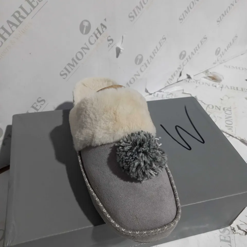VIONIC GRACE SLIPPER (GREY), SIZE 6 UK