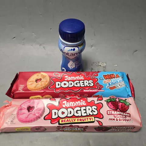 APPROXIMATELY 15 ASSORTED FOOD & DRINK ITEMS TO INCLUDE - APTAMIL 2 , JAMMIE DODGERS