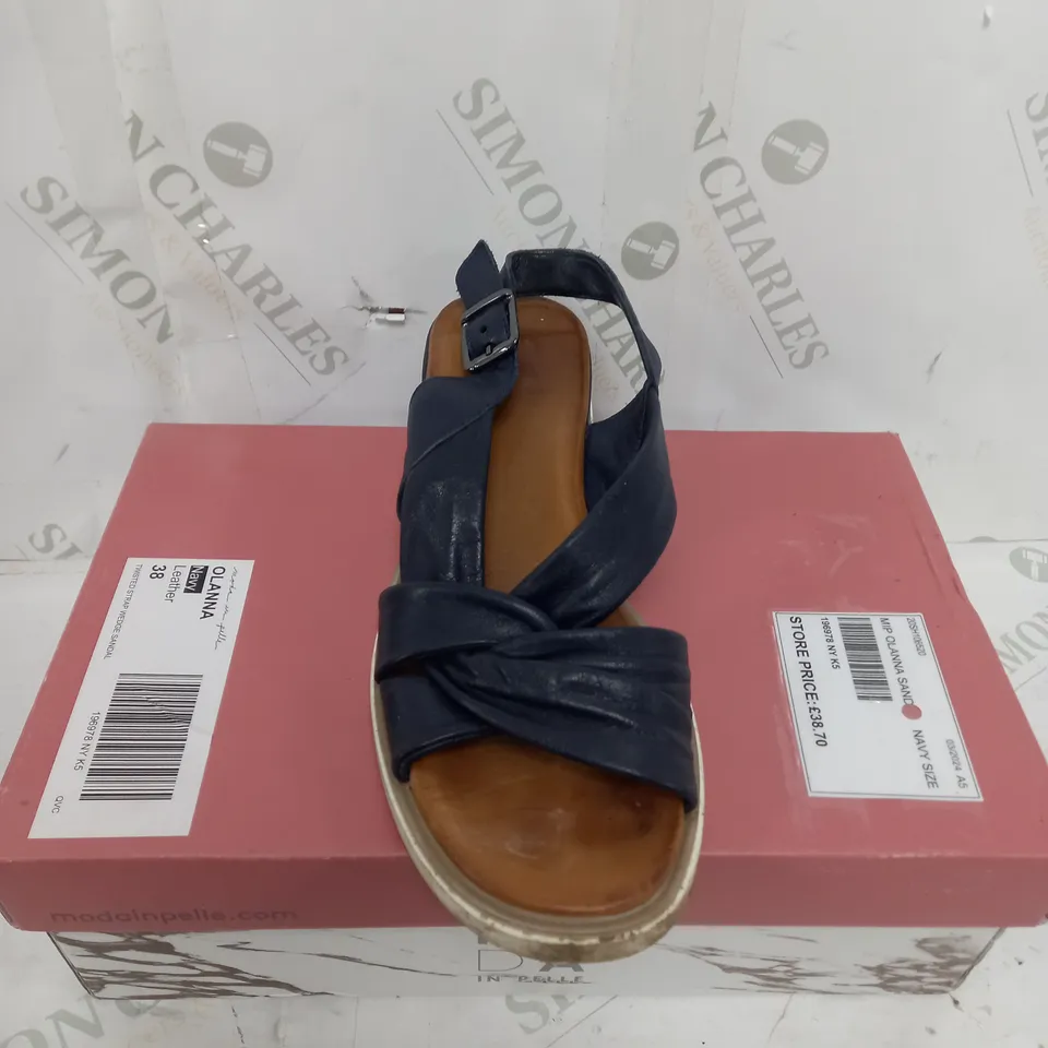BOXED MODA IN PELLE OLANNA SANDAL SIZE 5