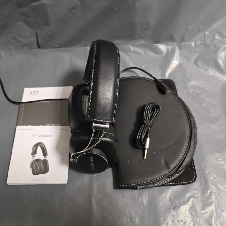 BOXED BOWERS & WILKINS P7 WIRELESS HEADPHONES