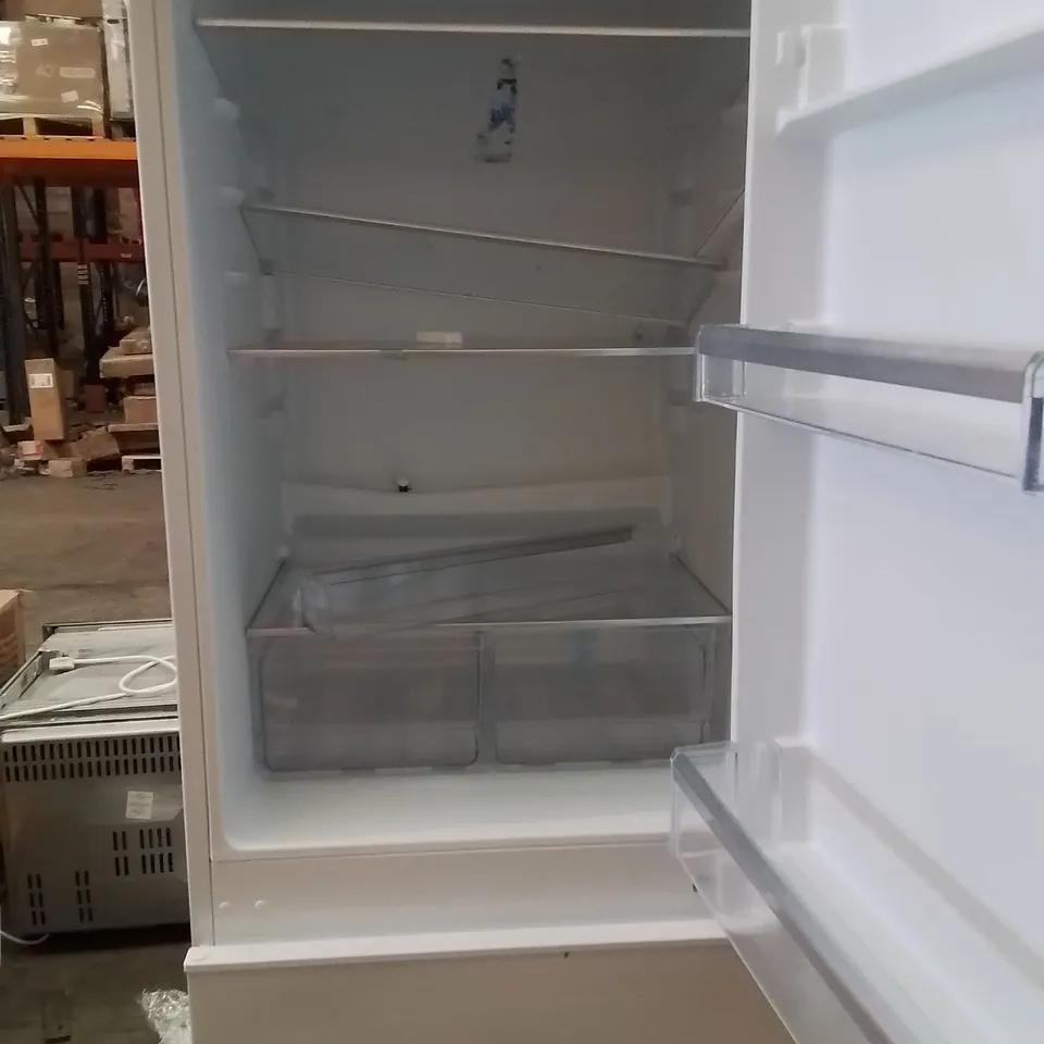 FREESTANDING FRIDGE FREEZER