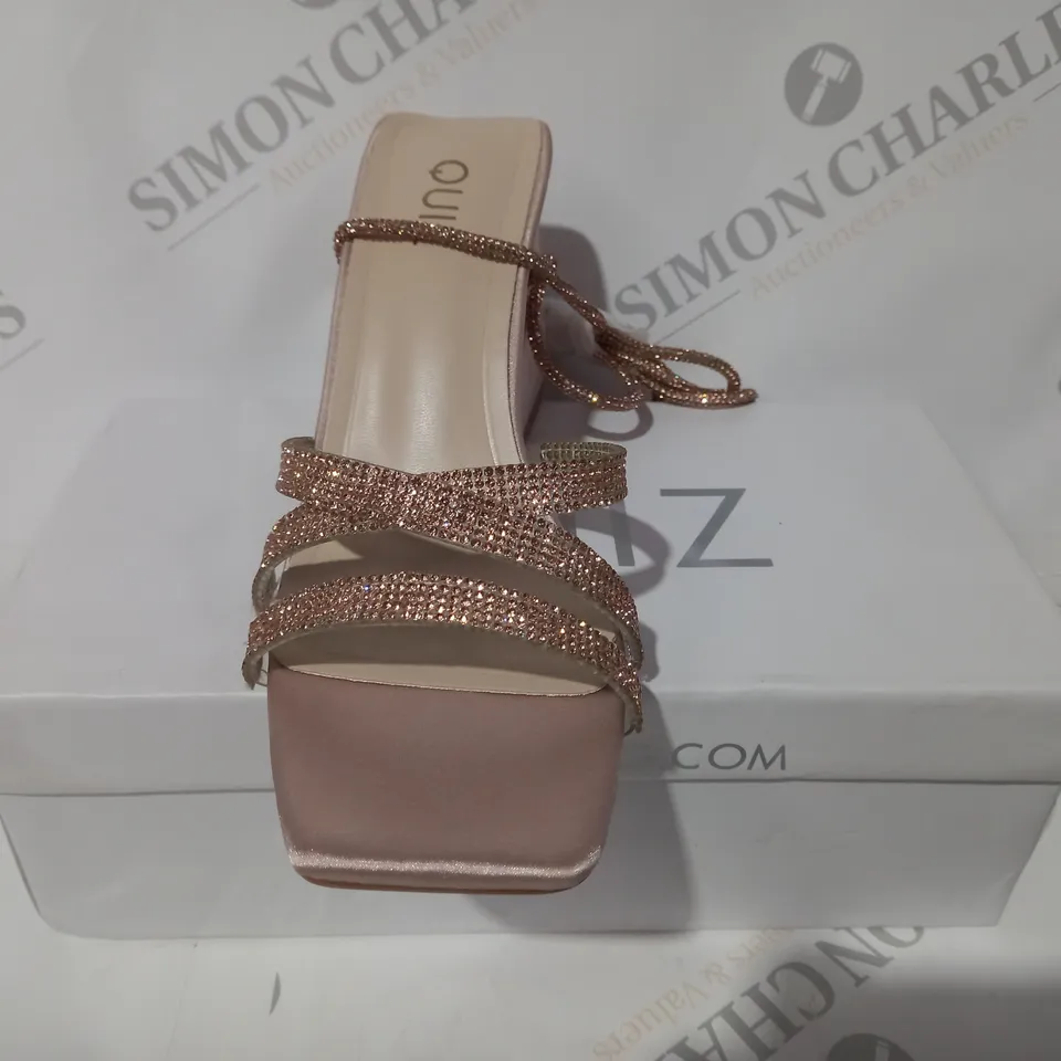 BOXED PAIR OF QUIZ OPEN TOE BLOCK HEEL STRAPPY SANDALS IN SATIN ROSE GOLD COLOUR W. JEWEL EFFECT EU SIZE 36