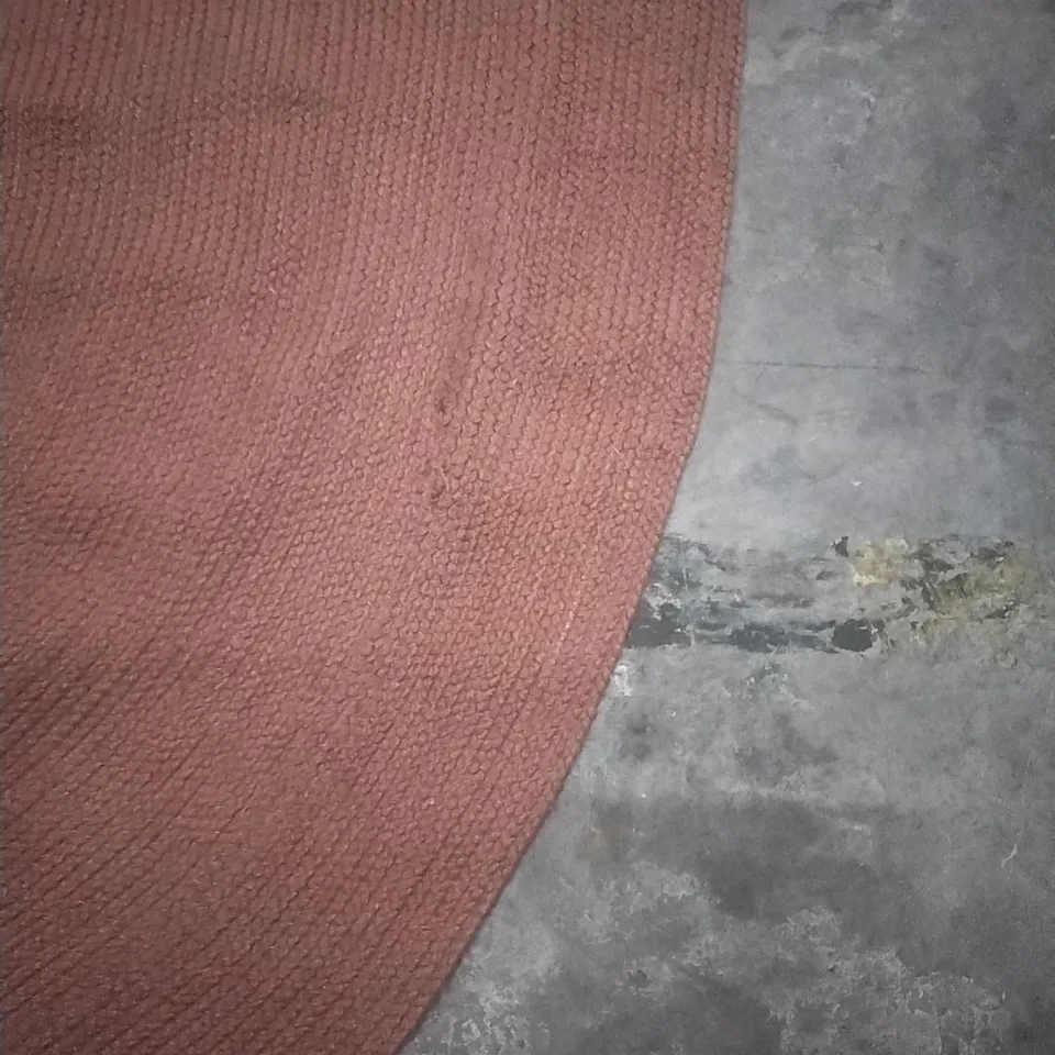 QUALITY DESIGNER RUG APPROXIMATELY 226X160CM